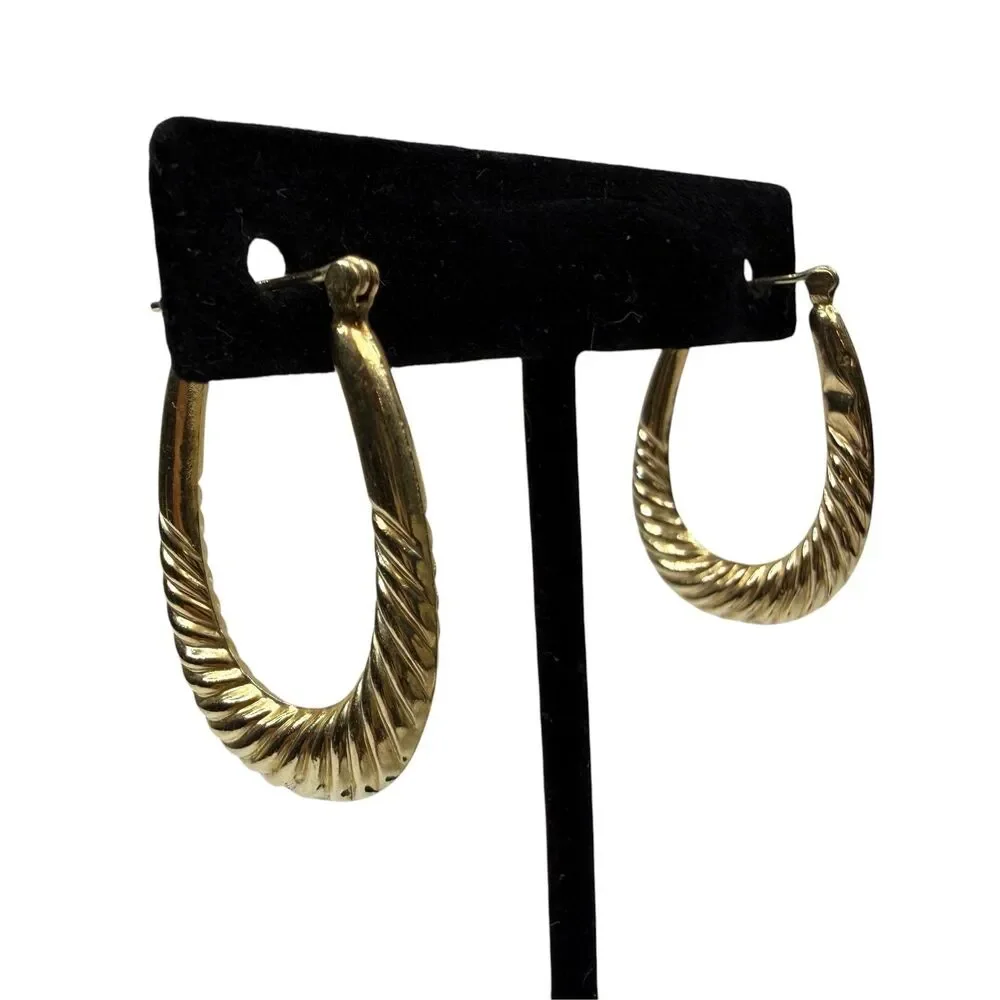 Textured Gold Tone Oval Hoop Earrings Fashion Jewelry Hinged Closure 1.5